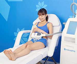 クールスカルプティング（脂肪減少治療／ボディ・コントゥアリング） 腹部施術イメージ